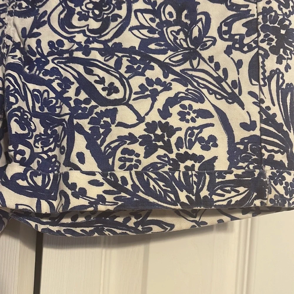 Gap kids Midi Short floral blue and white shorts size 10